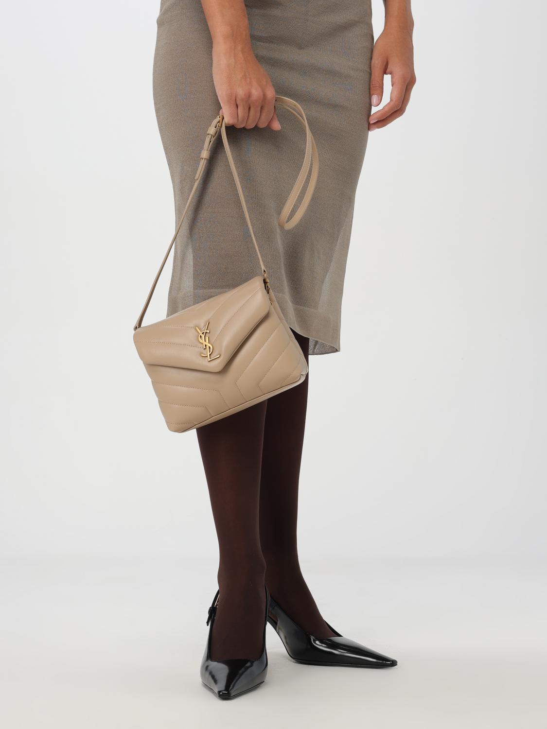Giglio Borsa Loulou Toy Saint Laurent in pelle chevron 2025