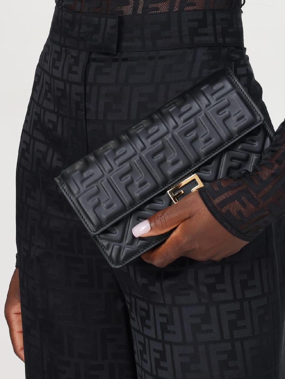 Giglio Borsa wallet Fendi in nappa con monogram FF all over Soddisfazione Garantita