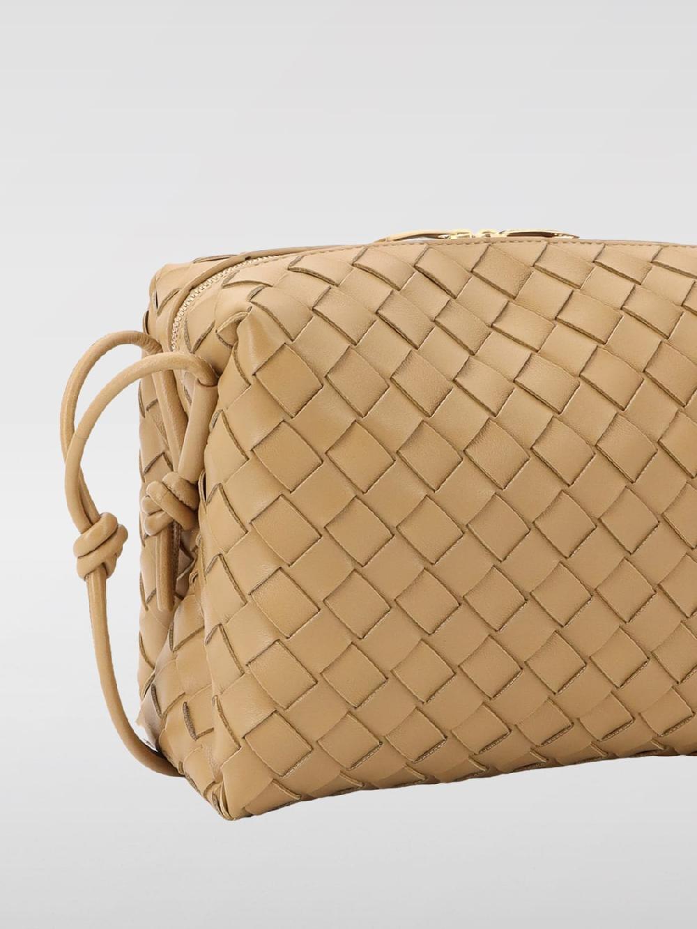 Giglio Borsa Loop Camera Bag Bottega Veneta in nappa intrecciata Shopping Online