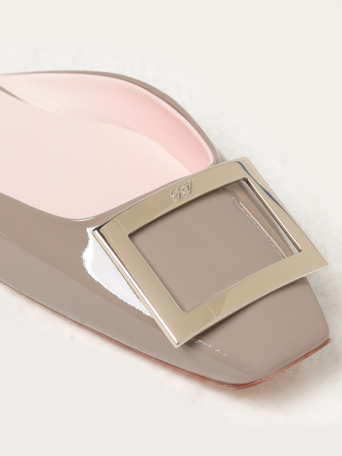 Giglio Ballerina Roger Vivier in vernice con fibbia decorativa Spedizione Gratuita