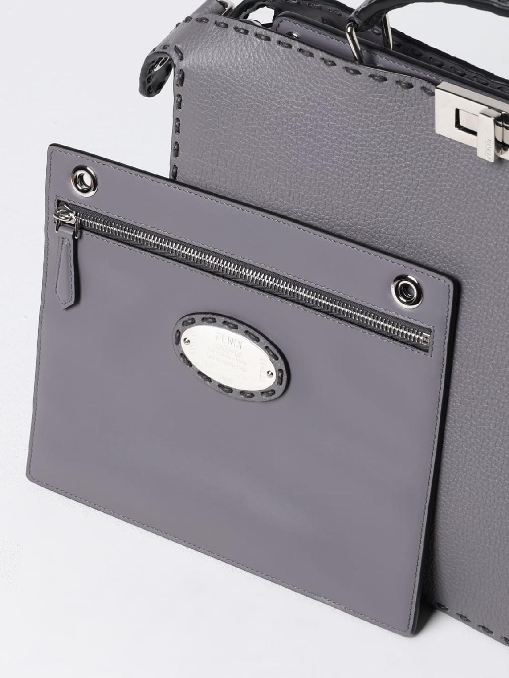Giglio Borsa Peekaboo Fendi in pelle a grana Saldi
