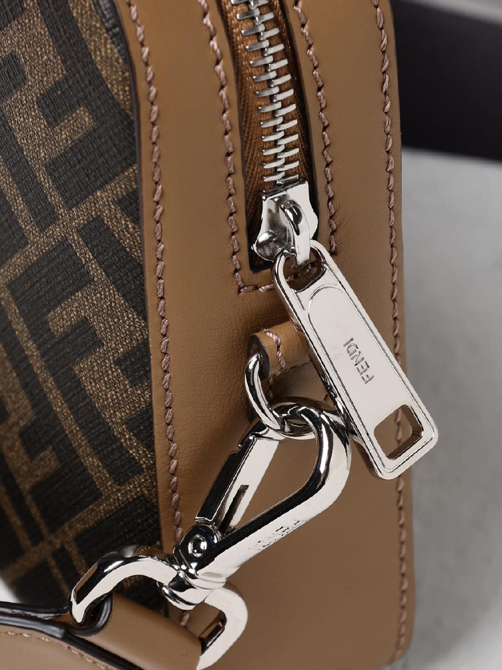 Giglio Borsa Diagonal Fendi in pelle e cotone spalmato Flash Sale
