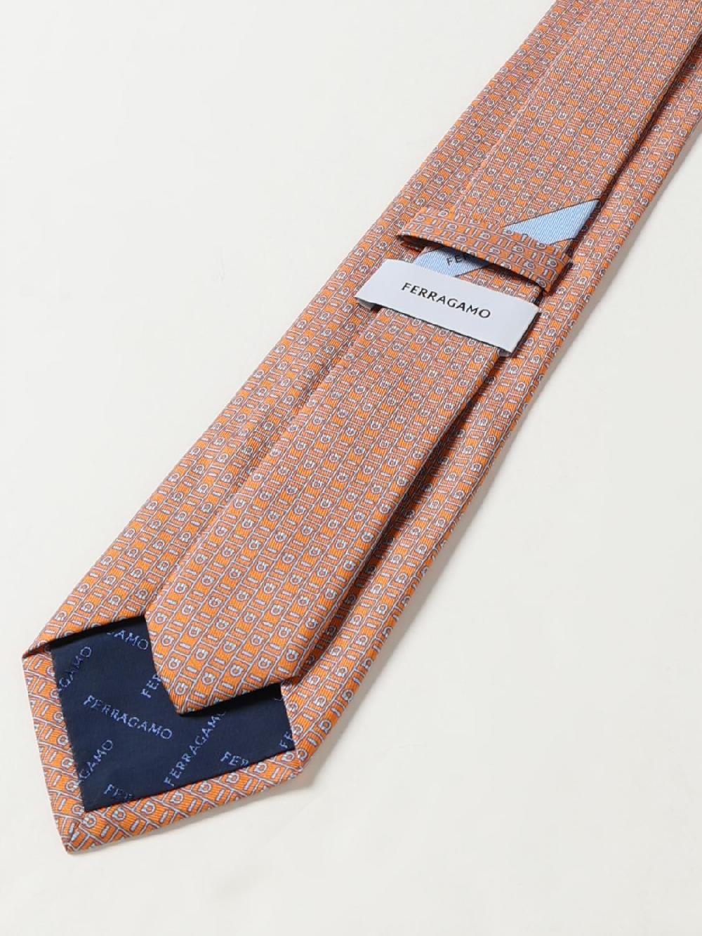 Giglio Cravatta Gancini Ferragamo in seta jacquard Saldi