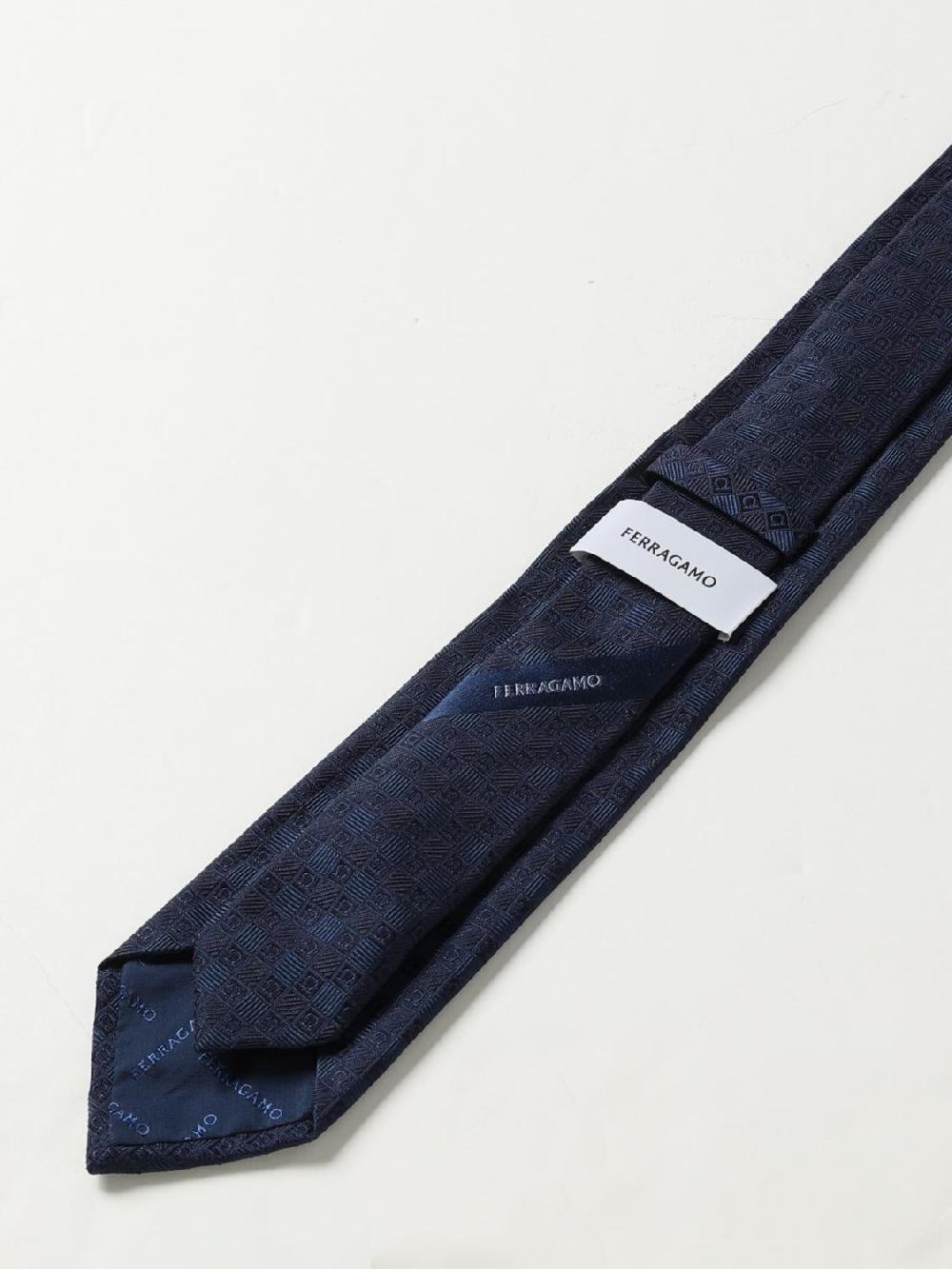 Giglio Cravatta Gancini Ferragamo in seta jacquard Hotsell