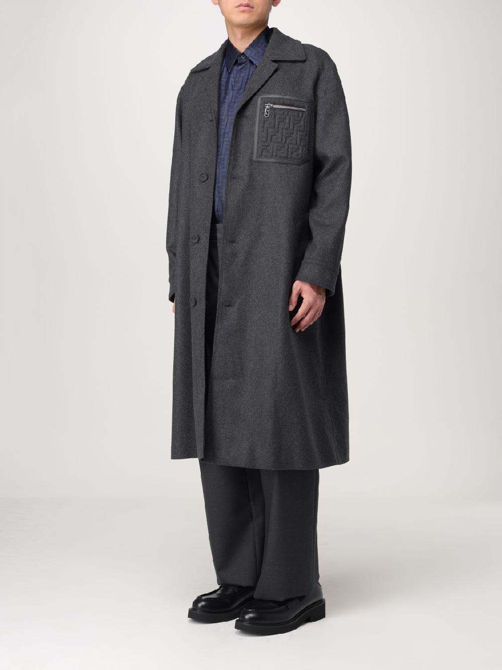 Giglio Cappotto Fendi in feltro Ultimi due giorni
